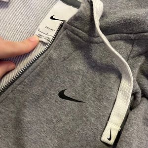 grey nike zip up hoodie